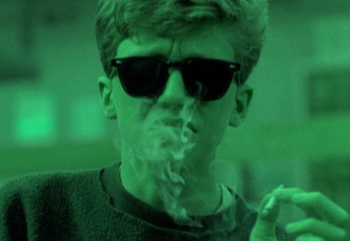 Подробная информация о "У подростков курящих коноплю - успеваемость выше!"